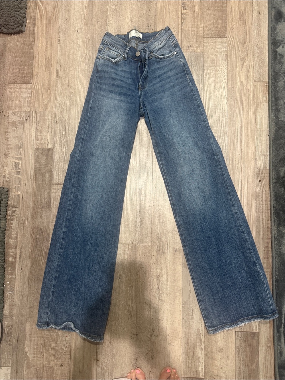 High-Rise Wide-Leg Jeans in Medium Blue